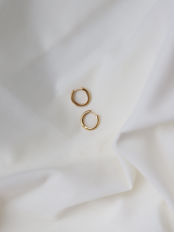 small gold hoop earrings with snap closure